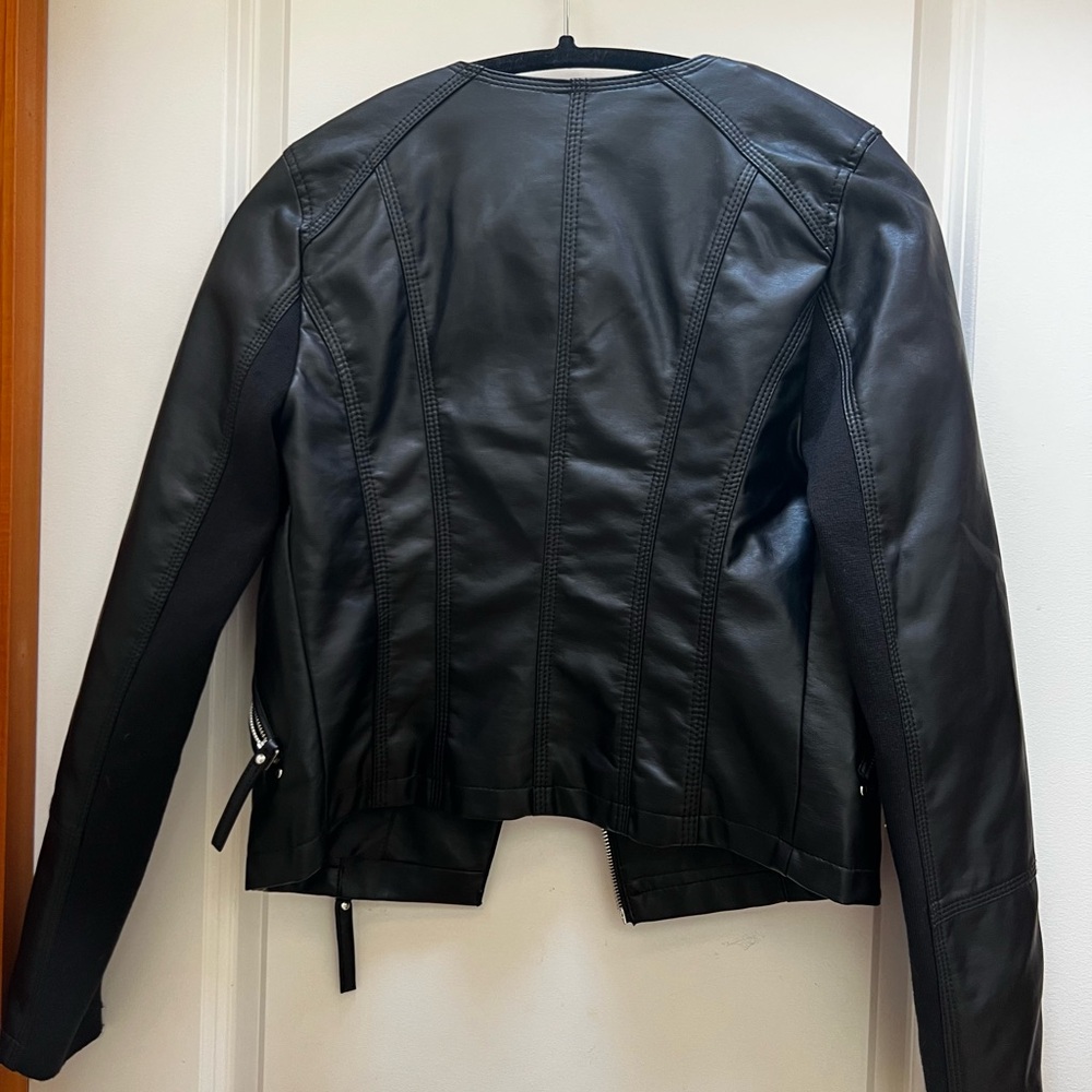Vero Moda Sleek Black Faux Leather Jacket - Picture 3 of 3